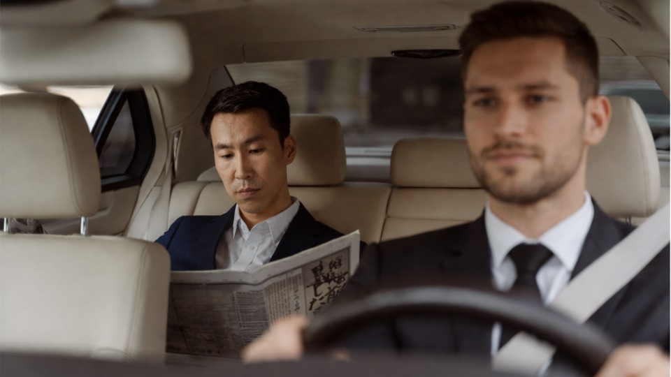 Posidonia Athens – Υπηρεσίες Ιδιωτικού Οδηγού για Επιχειρηματικά Ταξίδια