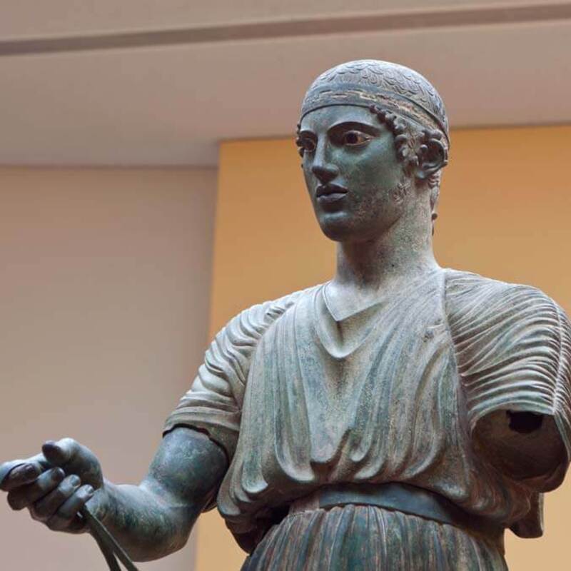 Delphi museum-Iniochos Statue